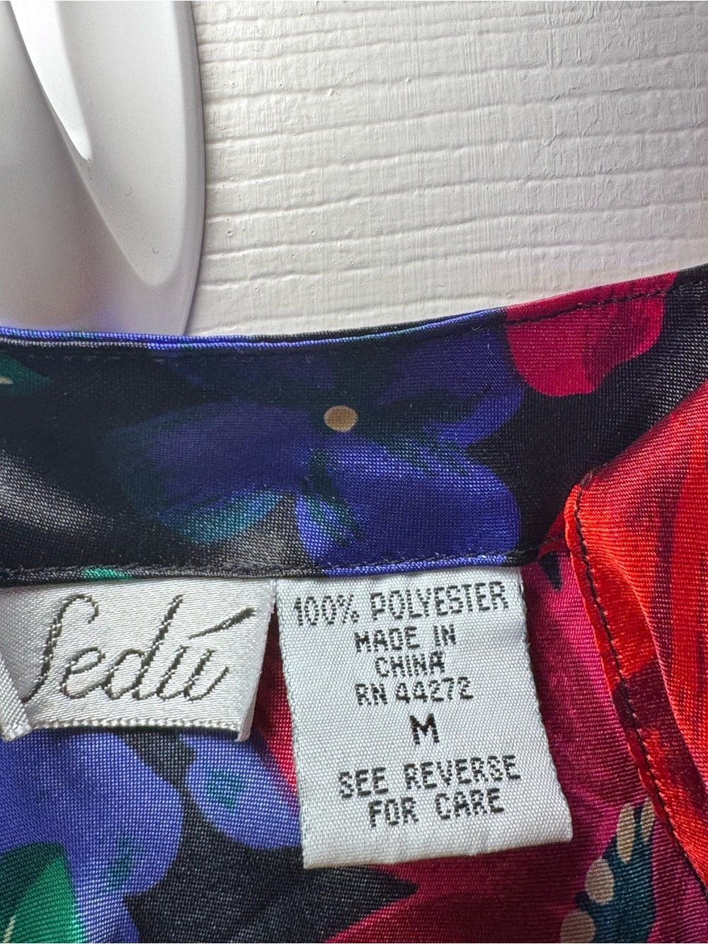 Vintage Floral Scoop-Neck Mini Dress in Red & Blue - Picture 3 of 7